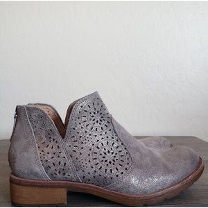 Sofft Barrosa Bootie Laser Cut Metallic Leather Ankle Boots Smoke Grey Women's 8